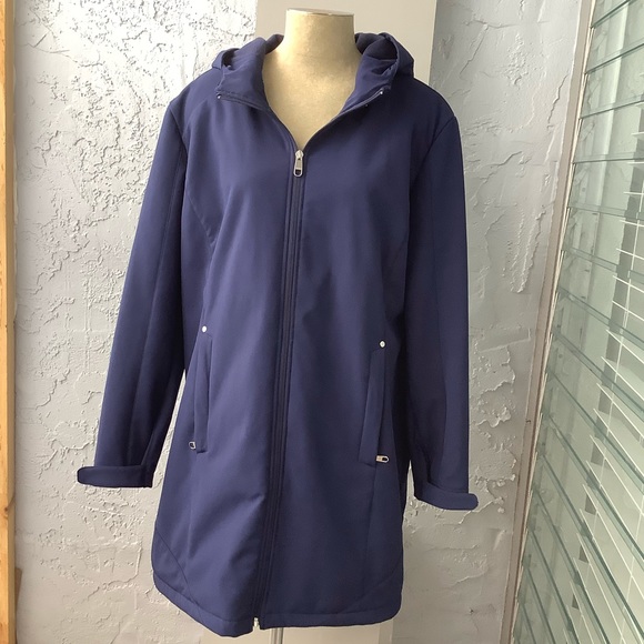 Calvin Klein Jackets & Blazers - Calvin Klein Softshell Rain Coat with Adjustable Hood & Cuffs. Navy Blue. EUC